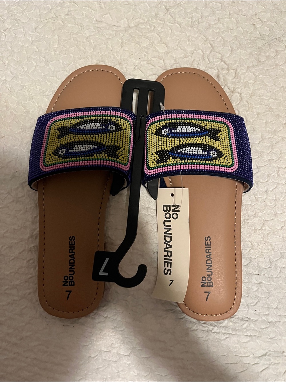 NWT No Boundaries Beaded Fish Sandals with Memory Foam